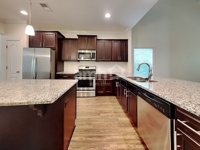 Building Photo - 101 Doral Blue Dr