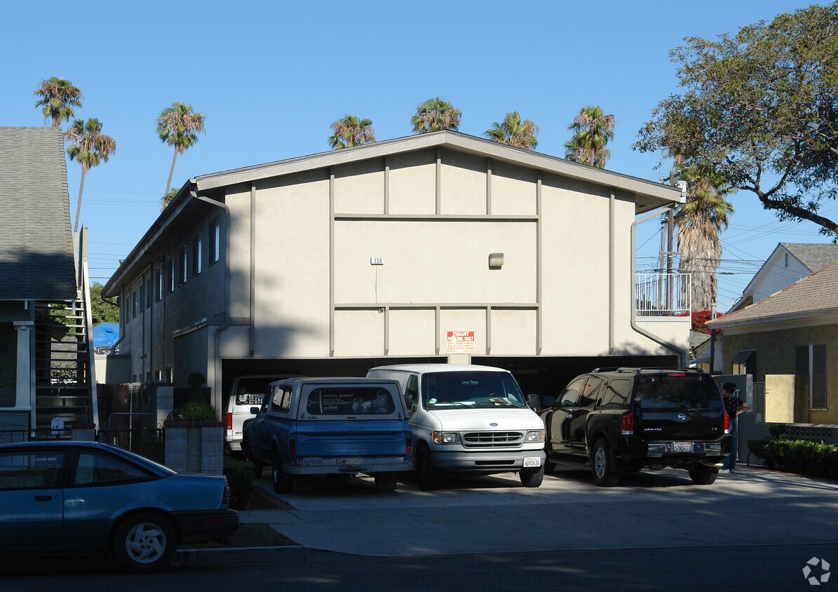 Building Photo - 134 S D St