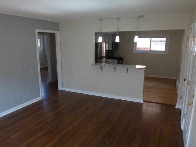 Building Photo - 2229 S 17th Ave