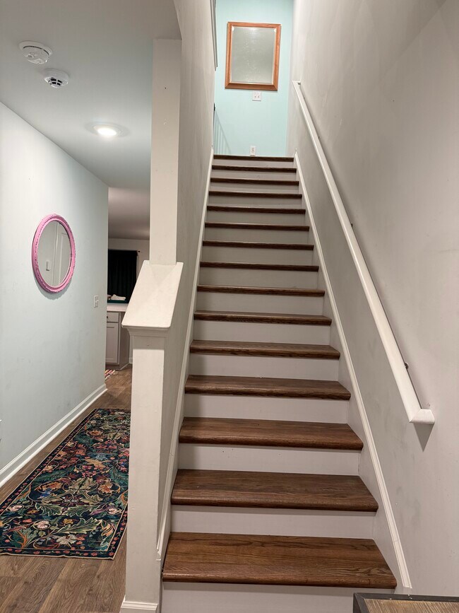 Building Photo - 141 Rosefield Ct