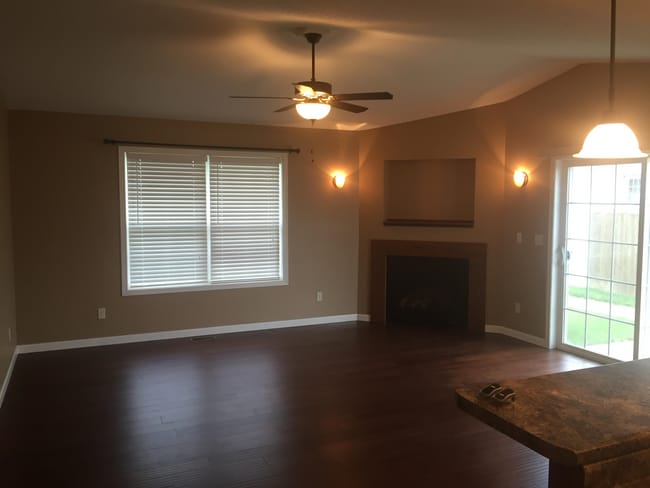 Building Photo - 3727 Sandstone Dr