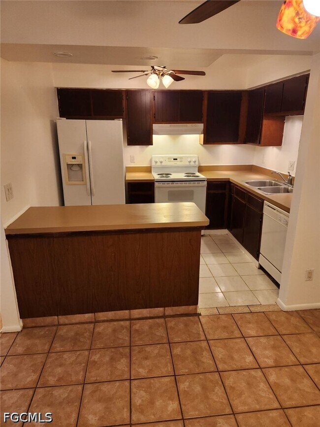 Building Photo - 6160 Principia Dr