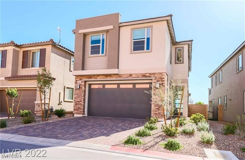 Primary Photo - 192 Kimberlite Dr