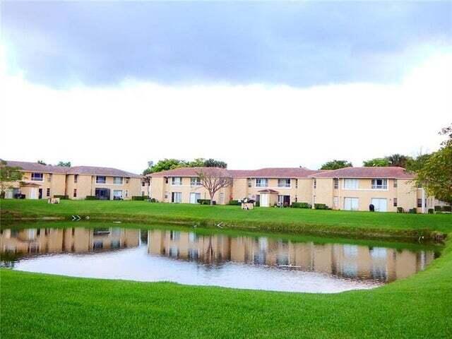 Building Photo - 10158 Twin Lakes Dr
