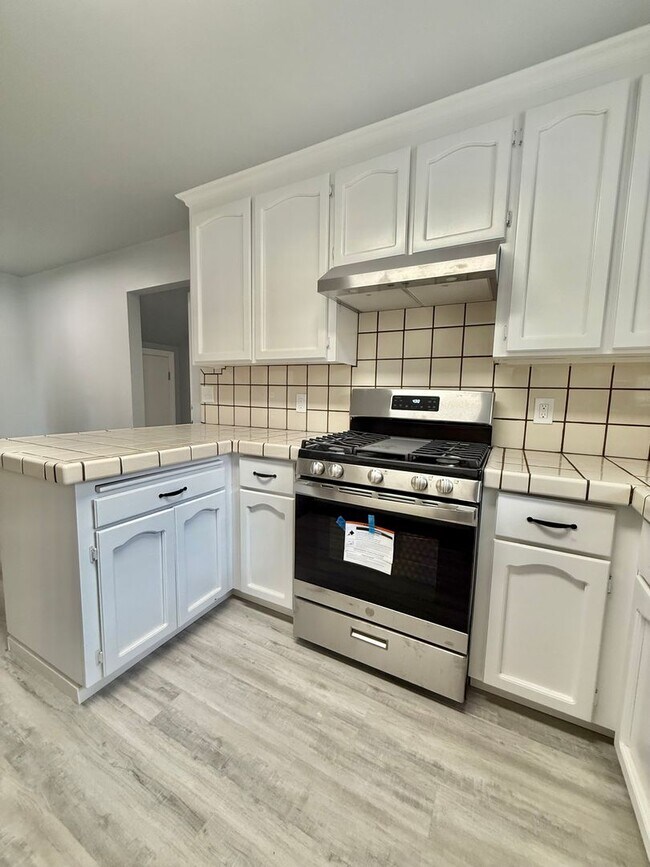 Foto del edificio - Newly Renovated 5 Bed/3 Bath Home in Alum Rock District - Large Lot!