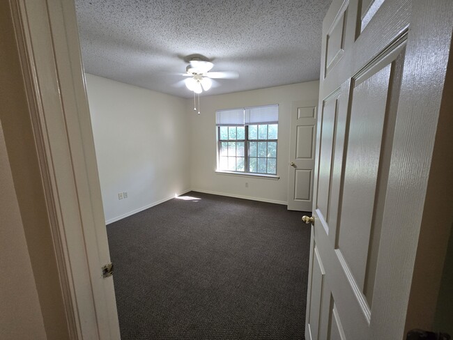 Building Photo - Remington Apartments