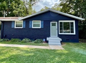 Building Photo - 3022 Creekwood Dr