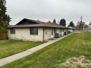 Building Photo - 1005-1005 N Pittsburg St