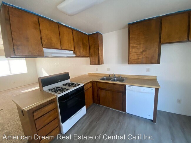 Building Photo - 2 br, 1 bath House - 938 W. Seventh St