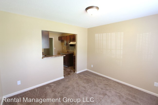 Building Photo - 2 br, 1.5 bath House - 6123 Crest Green Road