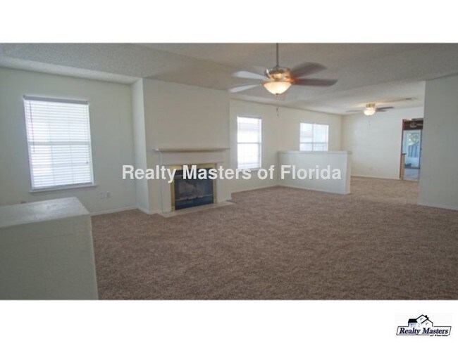 Building Photo - 142 Mirabelle Cir