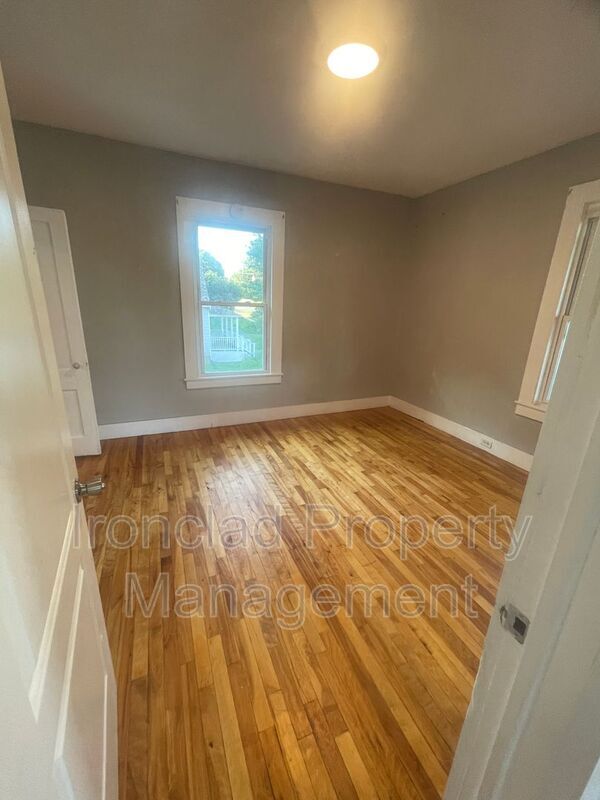 Building Photo - 231 Burlington Ave