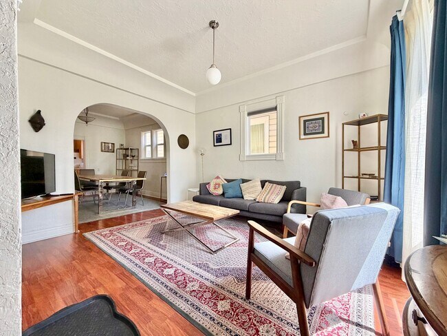Building Photo - Updated 3-Bedroom Home Near Downtown & University of Utah