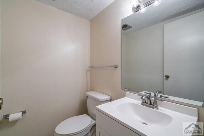 Building Photo - 102 Fernbanks Ct
