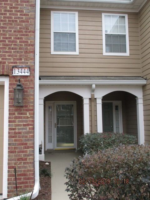 Building Photo - Lovely Wolf Creek Townhome