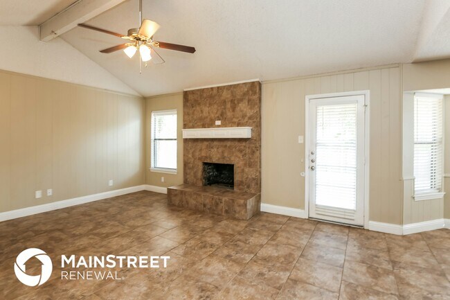 Foto del edificio - 6449 Whitehurst Dr