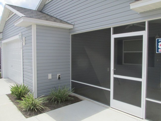 Foto del edificio - Beautiful Long Term Unfurnished  Rental