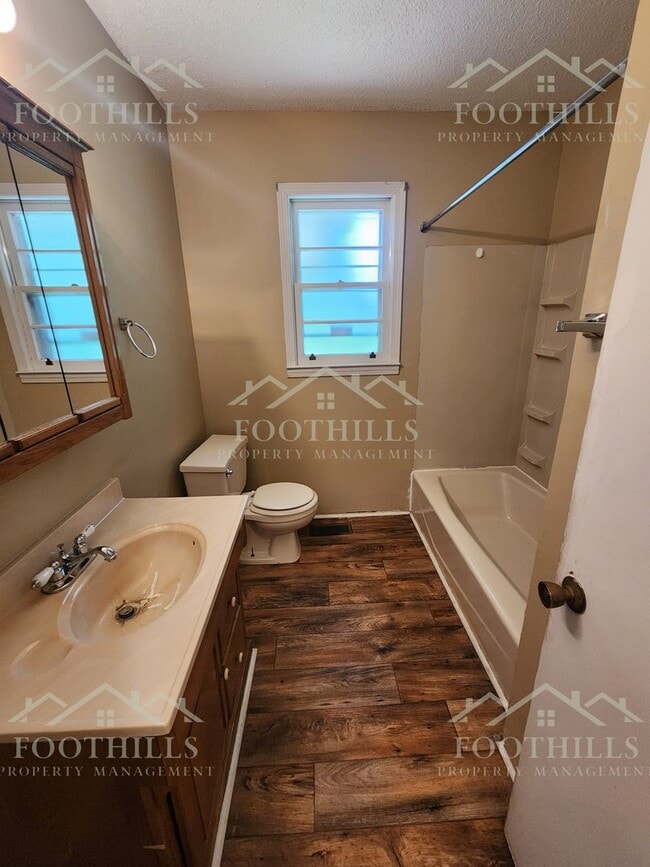 Building Photo - 205 Clarke Stream Dr