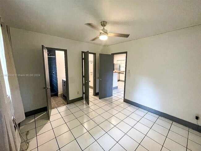 Foto del edificio - 1418 SW 27th St