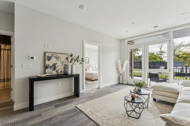 Foto del edificio - 140 W Webster Ave