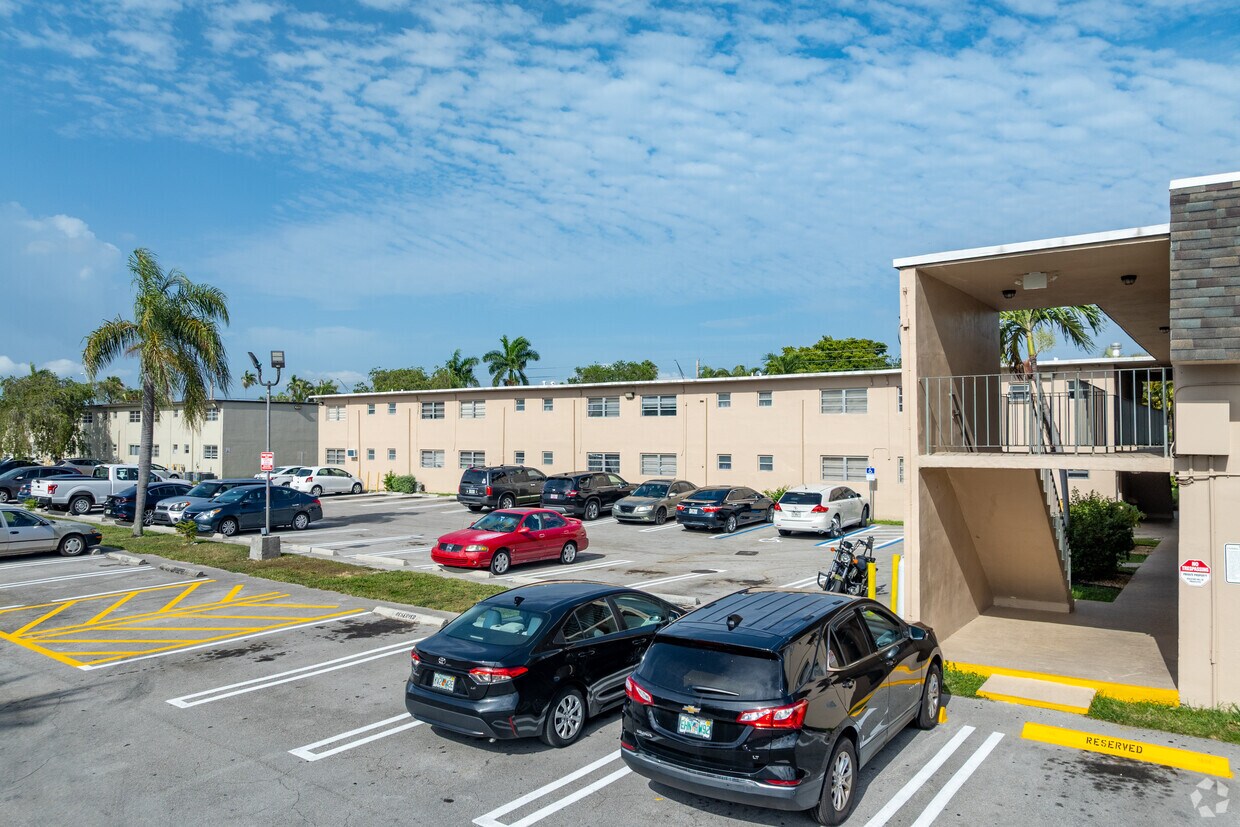Foto principal - VILLAS OF WEST BIRD CONDO