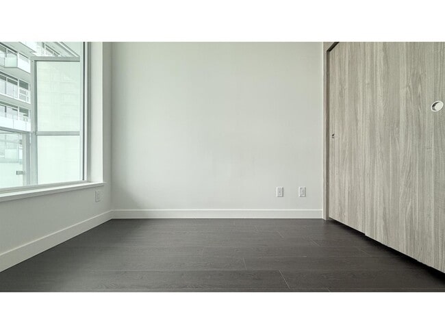 Building Photo - 13768 100