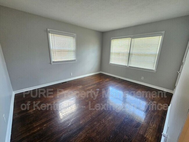 Foto del edificio - 2268 Winterberry Dr