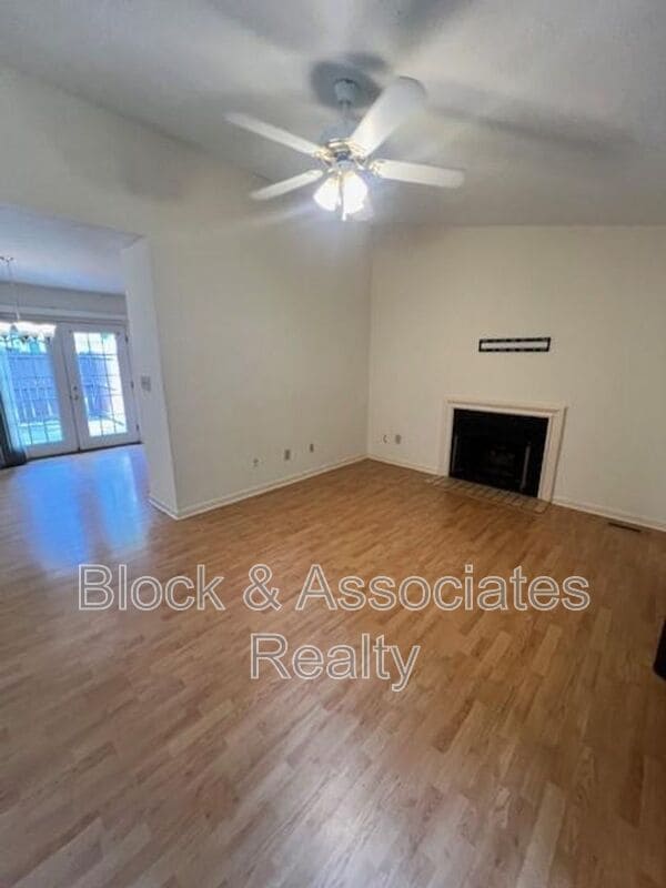 Building Photo - 5900 Suncreek Ct