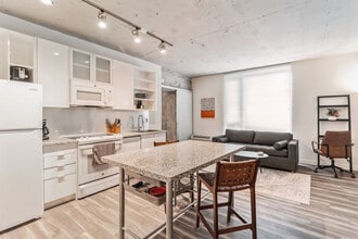 Building Photo - 776 Euclid Ave