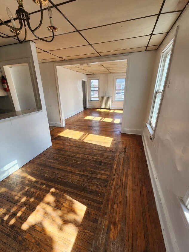 Primary Photo - 301 - 305 N York