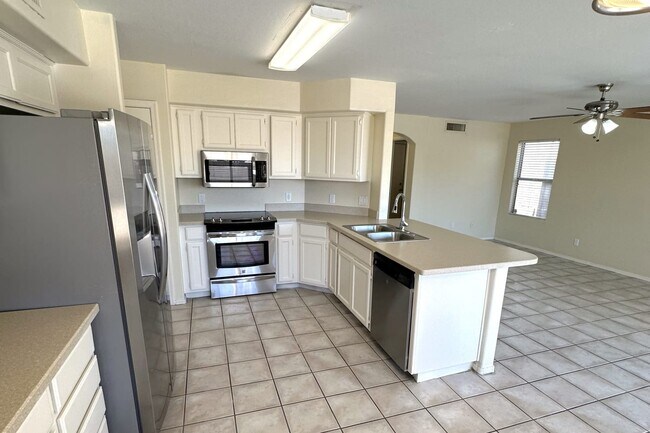 Foto del edificio - 18530 N 85th Ave