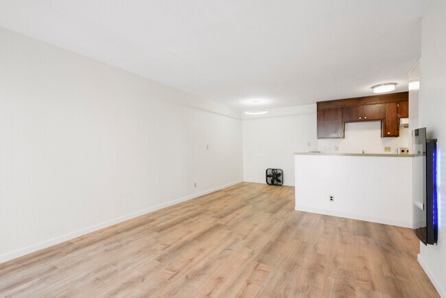 Foto del edificio - 385 Jayne Ave