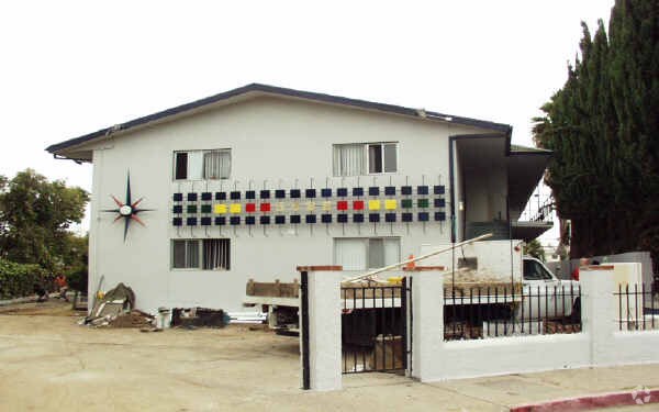 Building Photo - 5526 La Mirada Ave