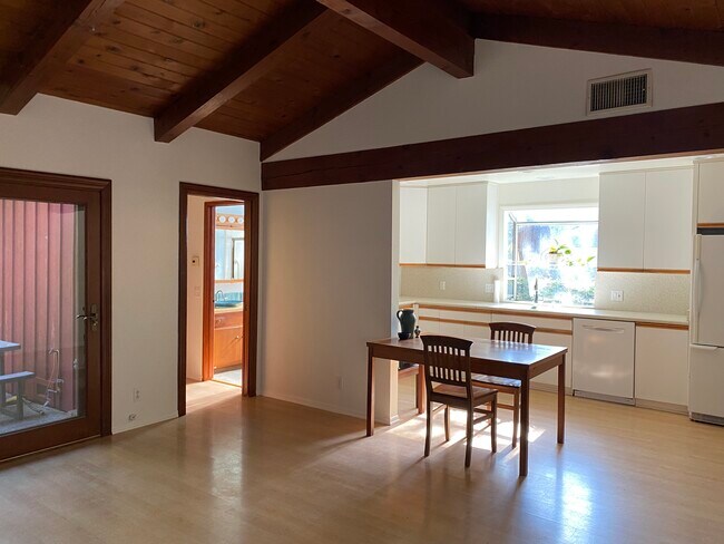 Foto del edificio - 554 Paige Ln