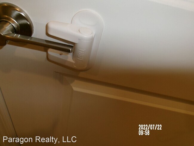 Building Photo - 3 br, 2 bath House - 918 Front Ave. NE