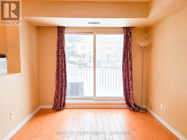 Photo du bâtiment - 821 Grandview Way