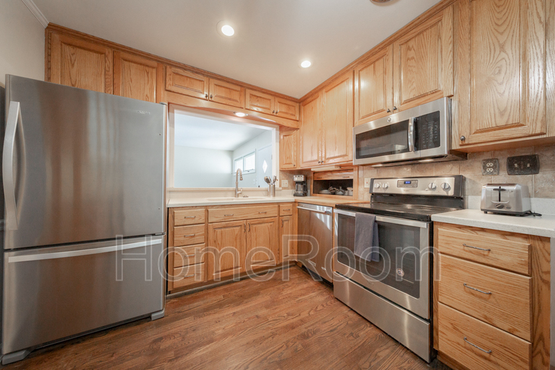 Primary Photo - 5511 Horton St