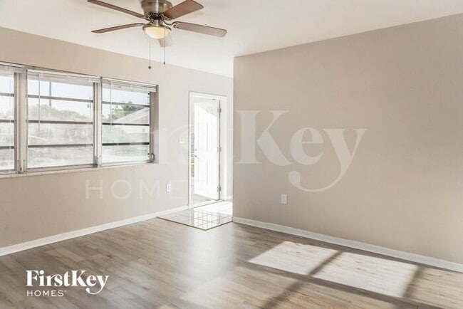 Building Photo - 16310 SW 100th Ct