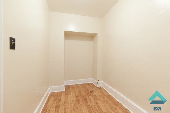 Building Photo - 261 Quincy St