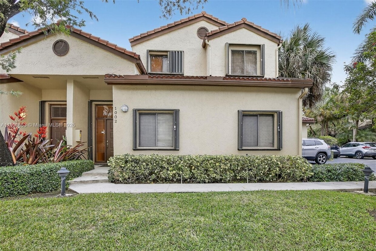 Primary Photo - 1002 NW 105th Ave