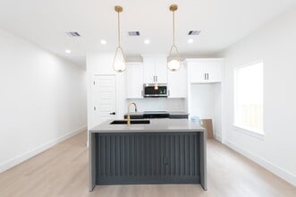 Building Photo - 2316 McKee St