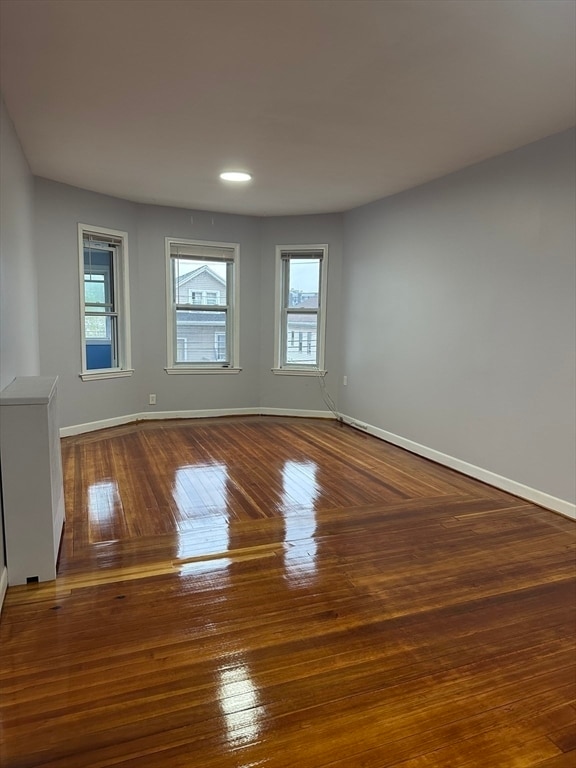 Building Photo - 1739 Shore