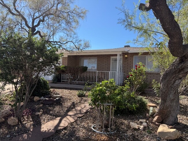 Foto del edificio - 3 bedroom 2 bath Home