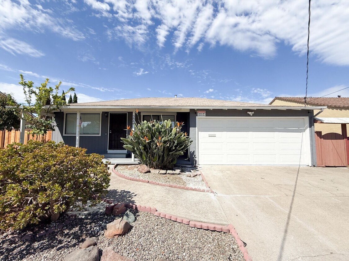 Foto principal - Floresta Gardens San Leandro Ranch Home