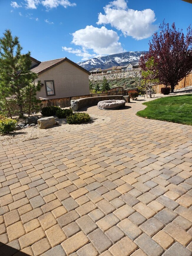 Building Photo - Northwest Reno Home