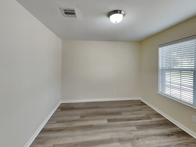 Building Photo - 6329 Mountain Pines Ln
