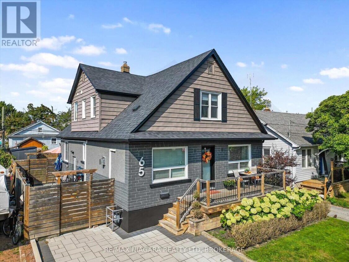 Primary Photo - 65 Parkview Rd