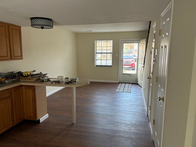 Foto del edificio - 3826 Treebrook Dr