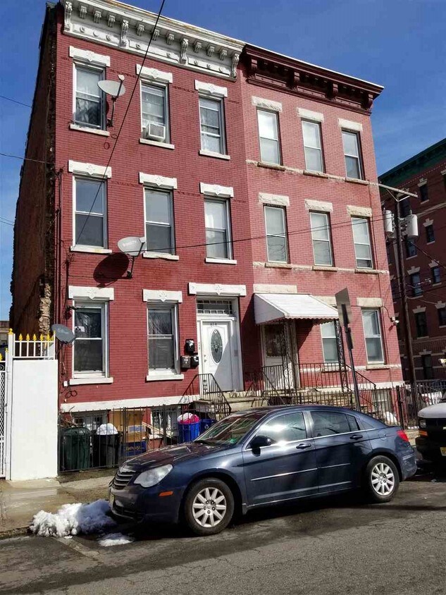 Primary Photo - 612 Bramhall Ave