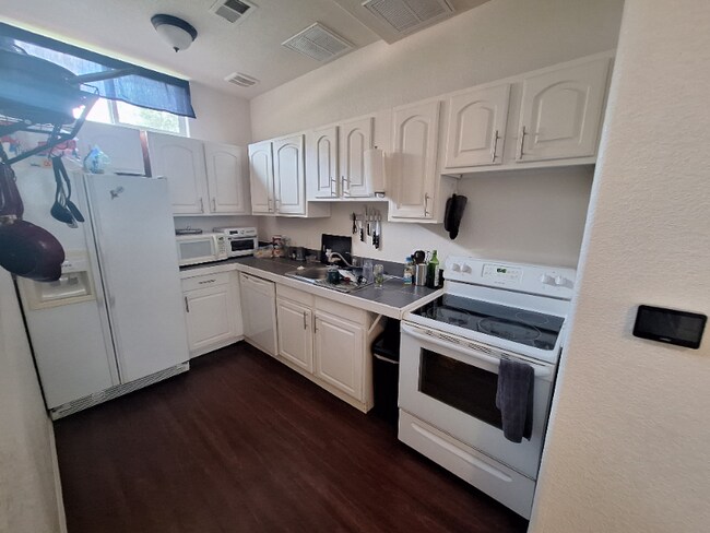 Foto del edificio - 2507 Lynnhaven Ln